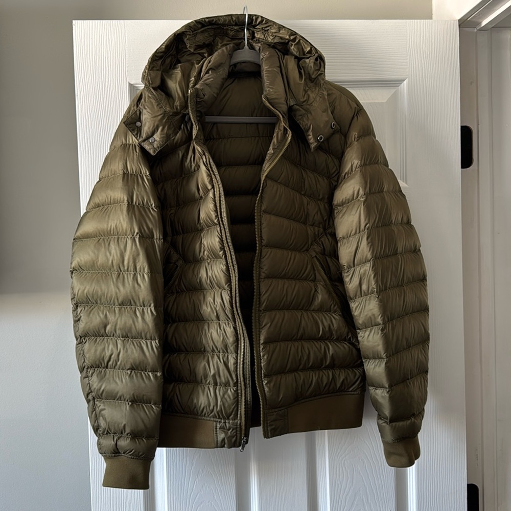 Lululemon down bomber jacket (M)